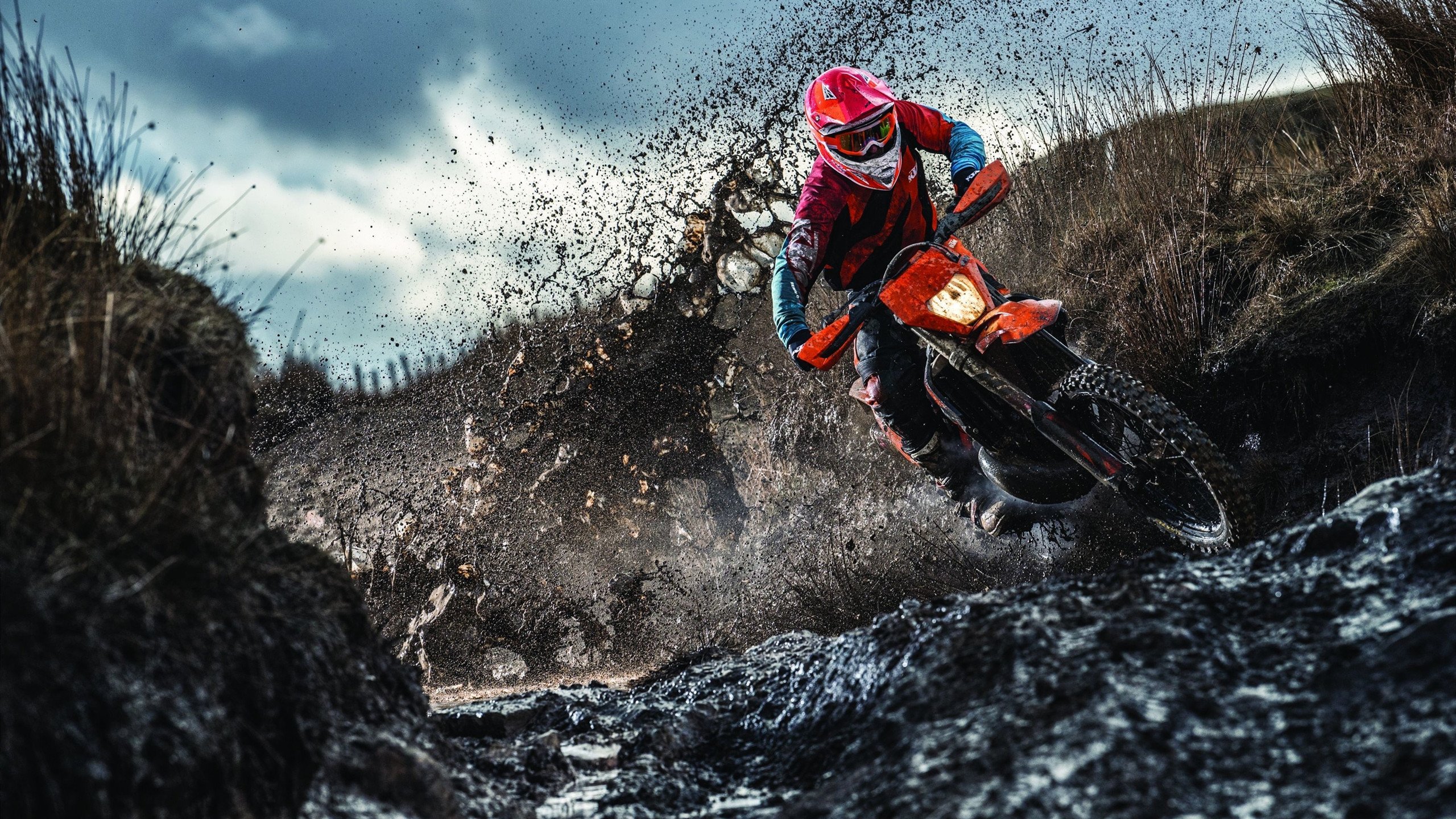 九游游戏中心-_全球极光滑雪：在光辉中驰骋_，全球极光胜地