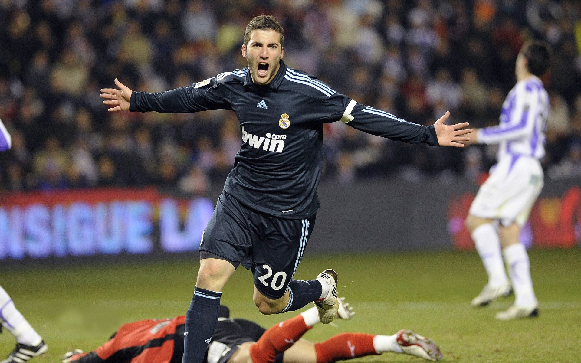 _全球田径盛会:世界纪录频繁被打破_,世界田径比赛记录