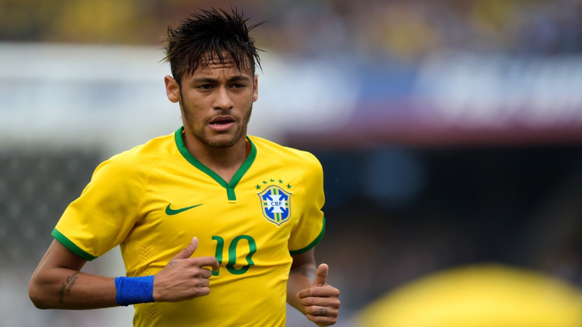 伊利亚·哈伦以速度征服赛道，伊利亚特中海伦